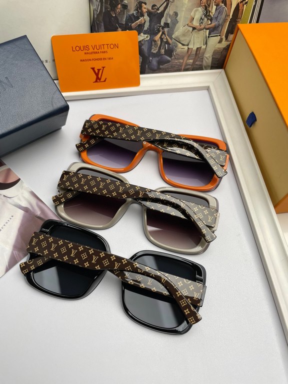 . NewBrand,  Louis Vuitton LV Women's Rimless Ladies Sunglasses   Imported Polaroid HD polarized lenses, TRlogo temples, high-end customized design, wear a super model, a must-have for travel and driving. No. 7001.