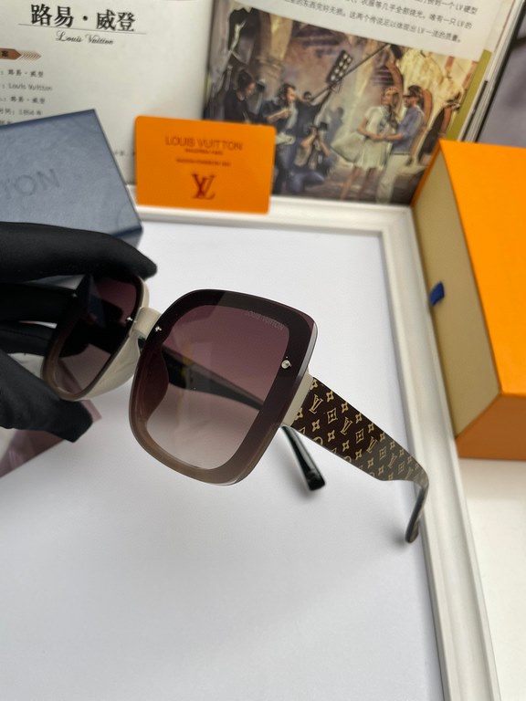 . NewBrand,  Louis Vuitton LV Women's Rimless Ladies Sunglasses   Imported Polaroid HD polarized lenses, TRlogo temples, high-end customized design, wear a super model, a must-have for travel and driving. No. 7001.