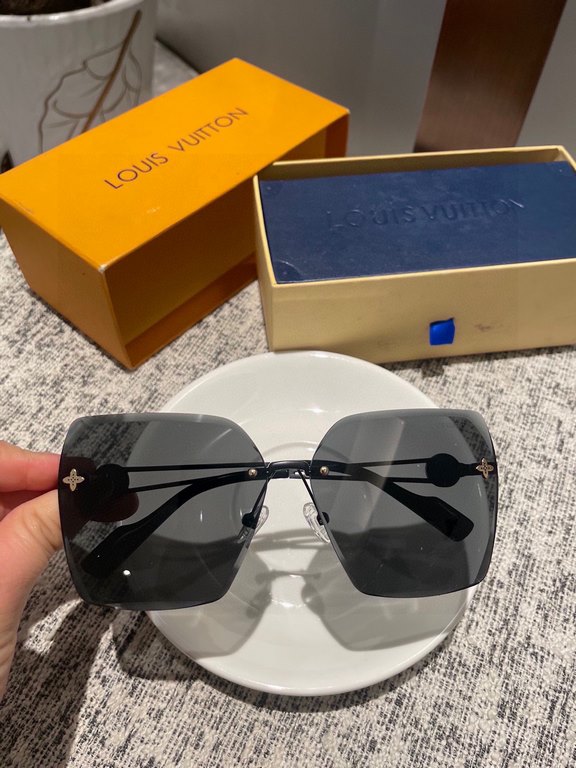 Plv [TR Polarized Series].2024 New Polarized Sunglasses Style Multi .Classic square frame design, not picking face shape, whether with a coat or a dress are very temperament.Polarized Sunglasses for UV Prevention with 61