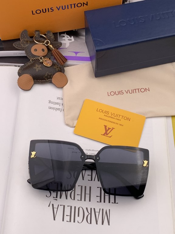 lv large frame sunglasses sunglasses classic box design, not pick face type, whether with a coat or dress are very temperament prevention UV Model Model L7230