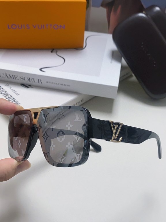 LV Louis Vuitton 2024 new fashion large frame sunglasses men and women universal net red with the same box sunglasses men tide Europe and the United States across the border