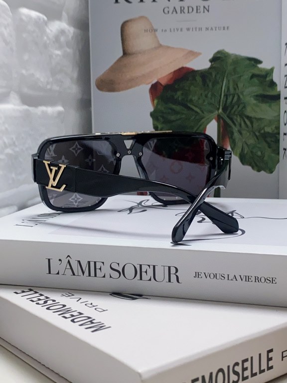 LV Louis Vuitton 2024 new fashion large frame sunglasses men and women universal net red with the same box sunglasses men tide Europe and the United States across the border