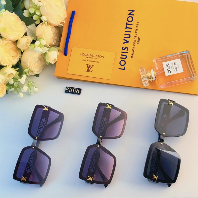 LV2023 new square large frame fashion temperament sunglasses trend of anti-ultraviolet sunglasses large face thin