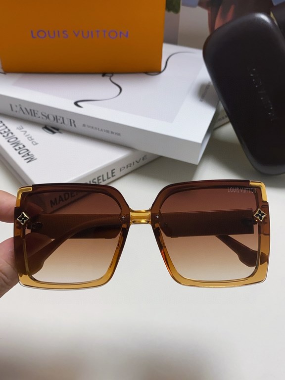 Lv Louis Vuitton 2024 new sunglasses fashion large frame sunglasses women's trend four-leaf clover legs anti-ultraviolet net red street shooting glasses