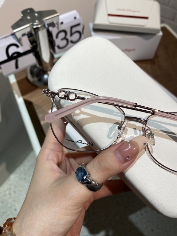 Salvatore ferragam Ferragam SF2214 polygonal frame myopia glasses  Plain glasses High quality Not picky face Know the goods to come Size 55-16-145 Women's Eyeglasses