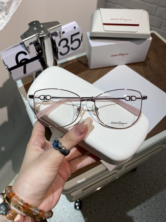 Salvatore ferragam Ferragam SF2214 polygonal frame myopia glasses  Plain glasses High quality Not picky face Know the goods to come Size 55-16-145 Women's Eyeglasses