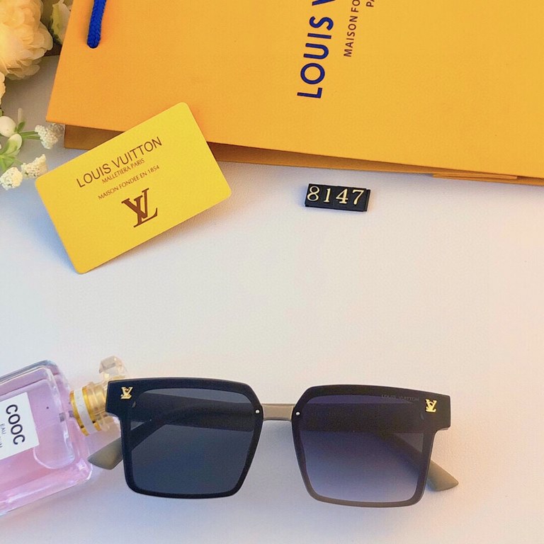 LV new sunglasses female premium sense ins personality Korean retro black square thin UV sunglasses men