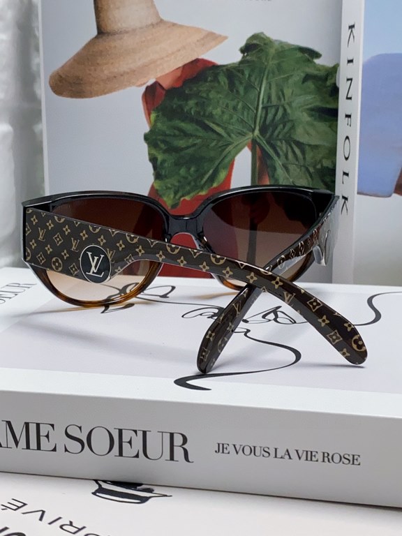 LV Louis Vuitton sunglasses, face-framing visor, high-end and lightweight