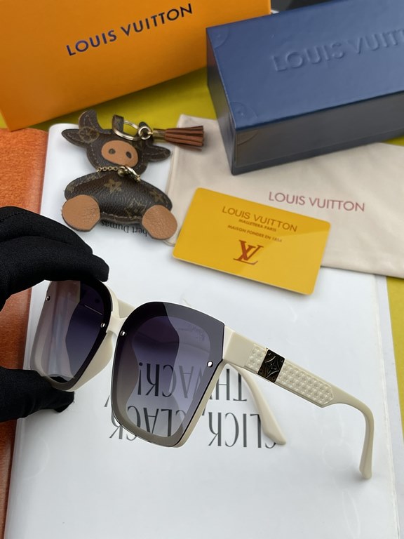 [TR Polarized Series] lv large frame sunglasses sunglasses classic box design, do not pick face type, whether with a coat or dress are very temperamentally polarized lenses to prevent ultraviolet Model Model L1765