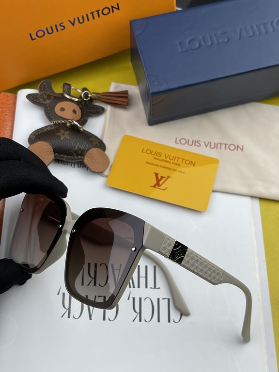 [TR Polarized Series] lv large frame sunglasses sunglasses classic box design, do not pick face type, whether with a coat or dress are very temperamentally polarized lenses to prevent ultraviolet Model Model L1765