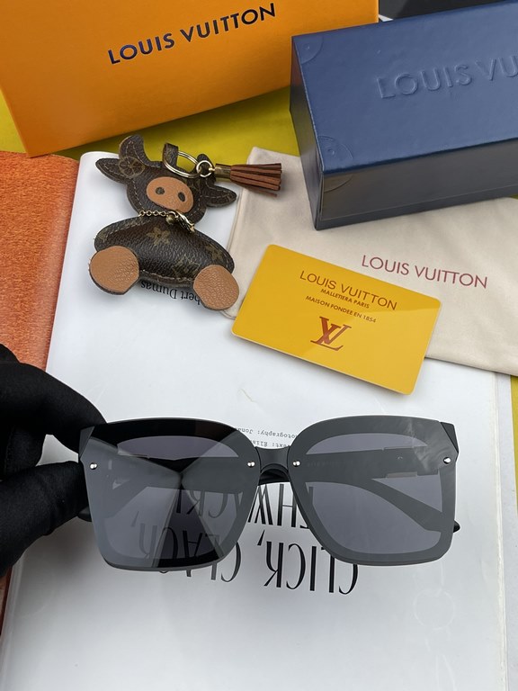 [TR Polarized Series] lv large frame sunglasses sunglasses classic box design, do not pick face type, whether with a coat or dress are very temperamentally polarized lenses to prevent ultraviolet Model Model L1765