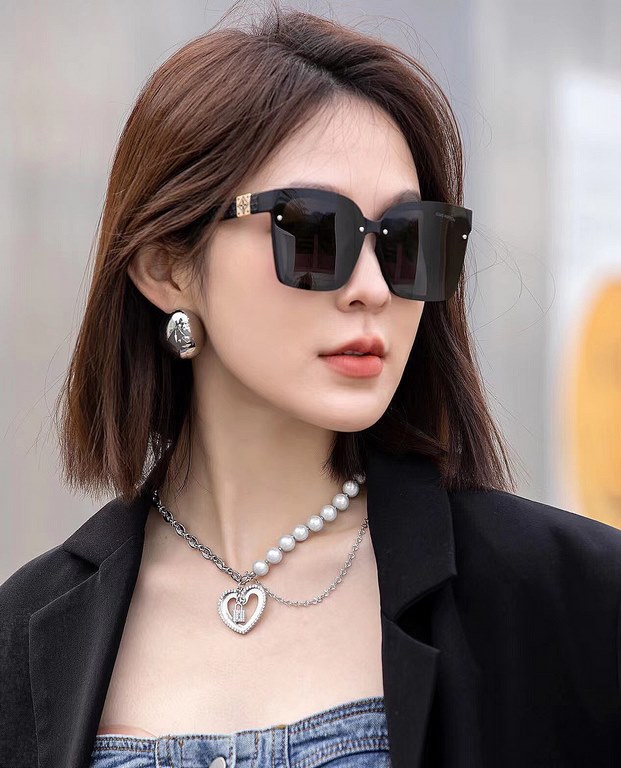 [TR Polarized Series] lv large frame sunglasses sunglasses classic box design, do not pick face type, whether with a coat or dress are very temperamentally polarized lenses to prevent ultraviolet Model Model L1765