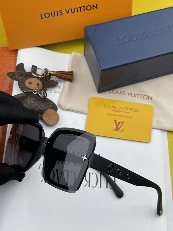 lv large frame sunglasses sunglasses classic box design, not pick face type, whether with a coat or dress are very temperament prevention UV Model L7291