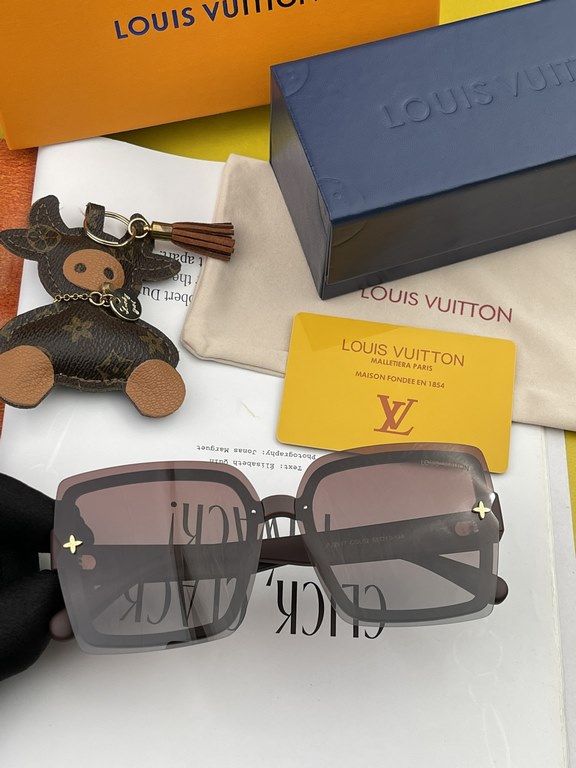 lv large frame sunglasses sunglasses classic box design, not pick face type, whether with a coat or dress are very temperament prevention UV Model L7291