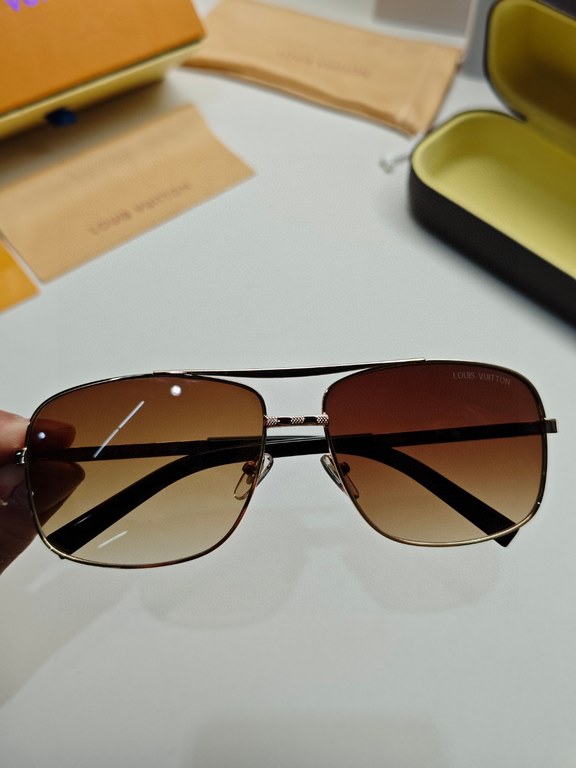 LV Louis Vuitton Sunglasses can be matched with near with myopia metal sunglasses men's fashion retro sunshade square frame glasses double beam sunglasses female models