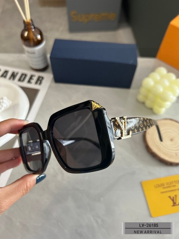 . [Louis Vuitton - LV . [Polaroid Resin Polarized Lenses]  .  . [PC Frames-Lightweight and comfortable to wear] .  . [size 59-17-146] .  . [ 2023 new Dior sunglasses to reduce the burden of glare, blocking harmful light 