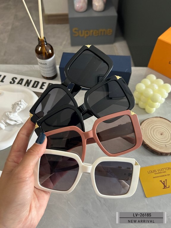 . [Louis Vuitton - LV . [Polaroid Resin Polarized Lenses]  .  . [PC Frames-Lightweight and comfortable to wear] .  . [size 59-17-146] .  . [ 2023 new Dior sunglasses to reduce the burden of glare, blocking harmful light 