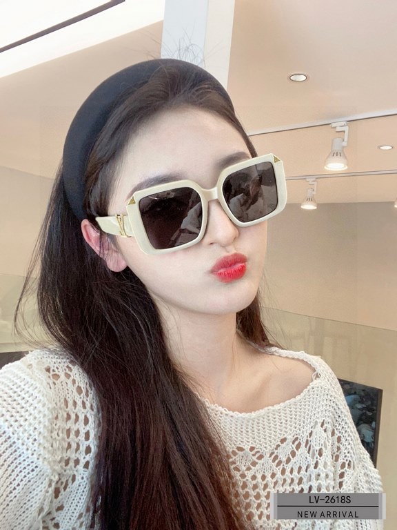 . [Louis Vuitton - LV . [Polaroid Resin Polarized Lenses]  .  . [PC Frames-Lightweight and comfortable to wear] .  . [size 59-17-146] .  . [ 2023 new Dior sunglasses to reduce the burden of glare, blocking harmful light 