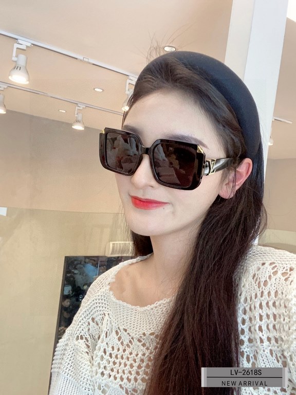 . [Louis Vuitton - LV . [Polaroid Resin Polarized Lenses]  .  . [PC Frames-Lightweight and comfortable to wear] .  . [size 59-17-146] .  . [ 2023 new Dior sunglasses to reduce the burden of glare, blocking harmful light 