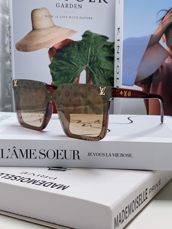 LV sunglasses Men's sunglasses   Women's sunglasses   good looking on the face super atmosphere show face small, small full print will not have the feeling of rustic thugs, men and women can take, very fashionable #LV su