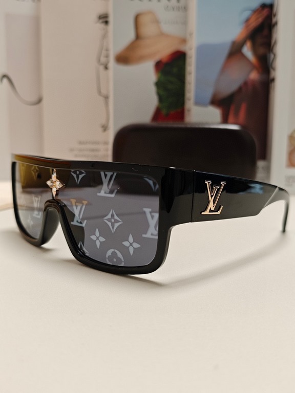 LV Louis Vuitton 2024 Europe and the United States men and women face cover thin new tide anti-ultraviolet all-in-one wind sunglasses sunglasses net red sunglasses super goggles