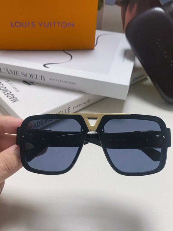 LV Louis Vuitton 2024 new fashion large frame sunglasses men and women universal net red with the same box sunglasses men tide Europe and the United States across the border