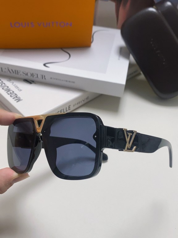 LV Louis Vuitton 2024 new fashion large frame sunglasses men and women universal net red with the same box sunglasses men tide Europe and the United States across the border