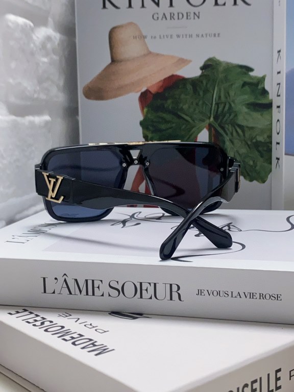 LV Louis Vuitton 2024 new fashion large frame sunglasses men and women universal net red with the same box sunglasses men tide Europe and the United States across the border