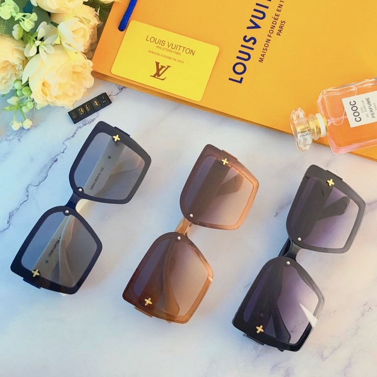 LV2023 new show face small Europe and the United States fashion sunglasses anti-ultraviolet personalized large frame trend sunglasses street beat cool men and women