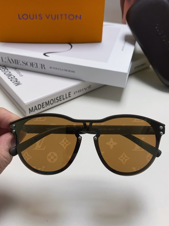 LOUIS VUITTON Round frame Full of details Original LV cut edge rimless shape Gorgeous turn with infinite taste Patterned design Classic unique mirror leg logo     High quality Official website synchronization