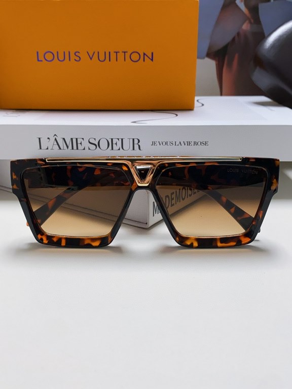 Lv Men's SunglassesLv this series of sunglasses are very good to see the hand in kind especially texture low-key luxury feeling ~ small to 20 little puppy big to 50-year-old uncle can handle!