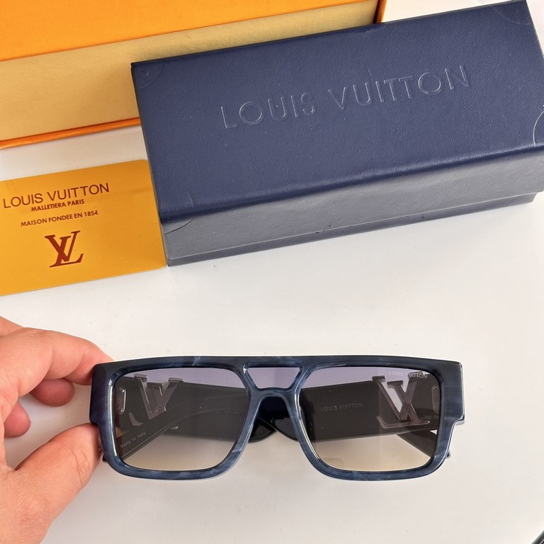 LOUIS VUITTO Louis Vuitton MODEL Z2088E