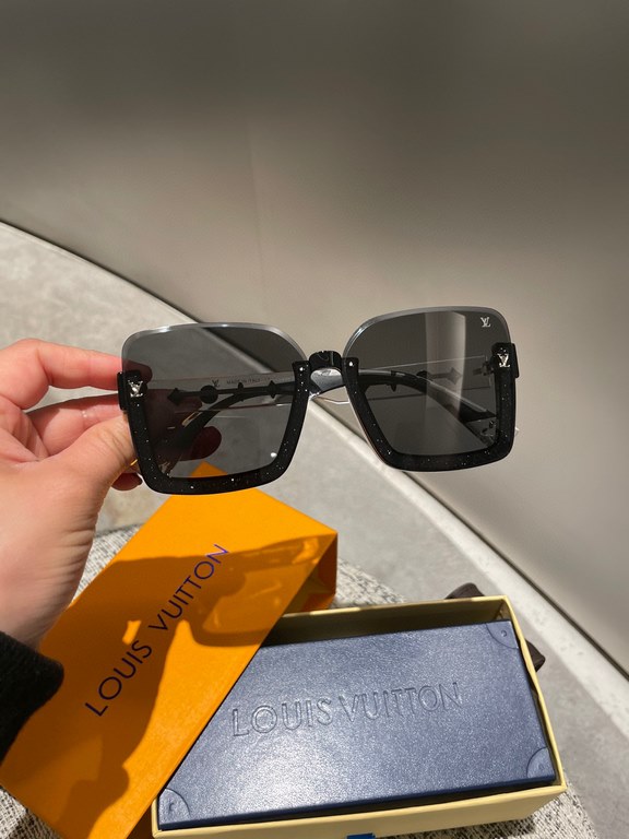 2023Lv New Model! New model shipping! New model shipment!Model 2215   Women's HD thickened nylon sunglasses     High quality TR-90 frames Fashionable and versatile!