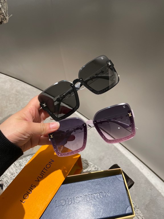 2023Lv New Model! New model shipping! New model shipment!Model 2215   Women's HD thickened nylon sunglasses     High quality TR-90 frames Fashionable and versatile!