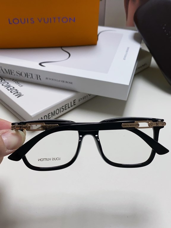 Lv Louis Vuitton 2024 new Wang Yibo Yang Yang Yu Wenle the same glasses frame men retro large face anti-blue light myopia glasses frame Men and women universal optical frame