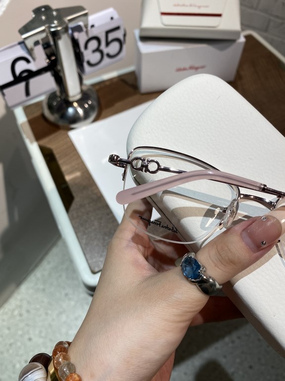 Salvatore ferragam Ferragam SF2216 polygonal half-rim myopia glasses   flat lenses High quality, not picky face, know the goods to come Size 55-16-140 Women's Glasses