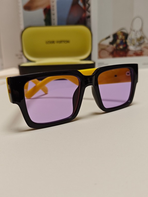 LV Louis Vuitton new sunglasses retro personality avant-garde sunglasses model model high quality plate high quality box