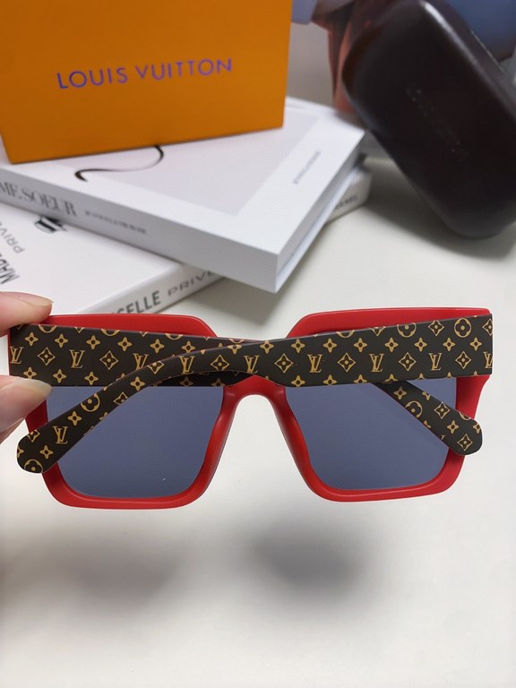 LV Louis Vuitton sunglasses Women's sunglasses   good-looking on the face super atmosphere show face small, small full print will not have the feeling of rustic thugs, men and women can take, the