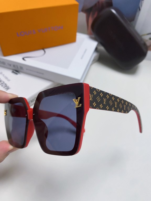 LV Louis Vuitton sunglasses Women's sunglasses   good-looking on the face super atmosphere show face small, small full print will not have the feeling of rustic thugs, men and women can take, the