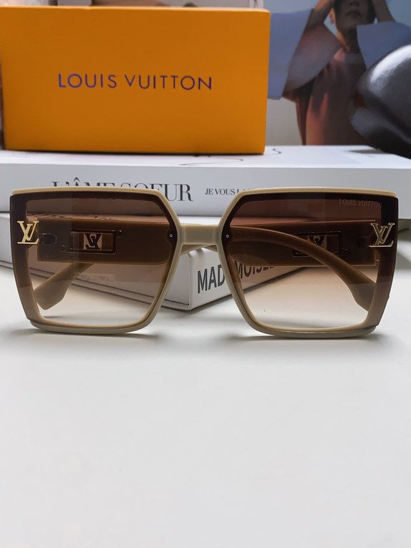 Lv Louis Vuitton 2024 new hollowed out polarized sunglasses women show face small fashion large frame sunglasses UV protection lightweight net red glasses for men and women