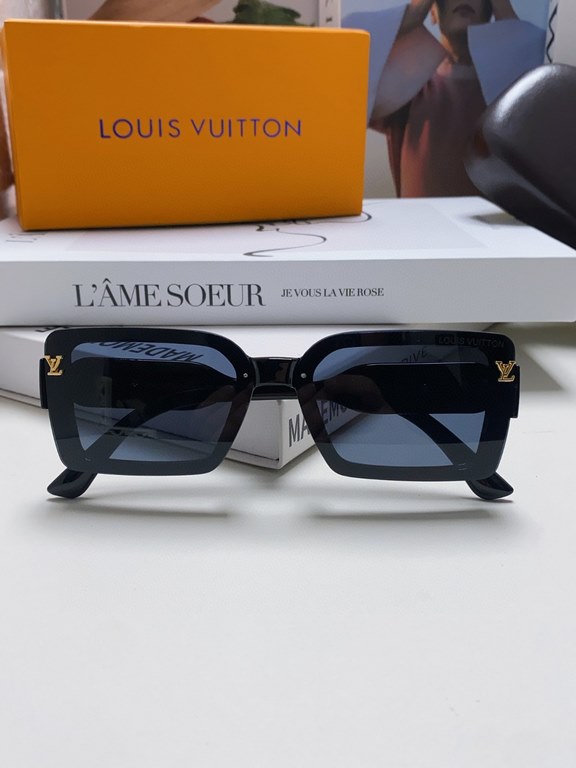 LV Louis Vuitton 2024 new sunglasses women's glasses Ms. driving with polarized sunglasses square box thin personality retro