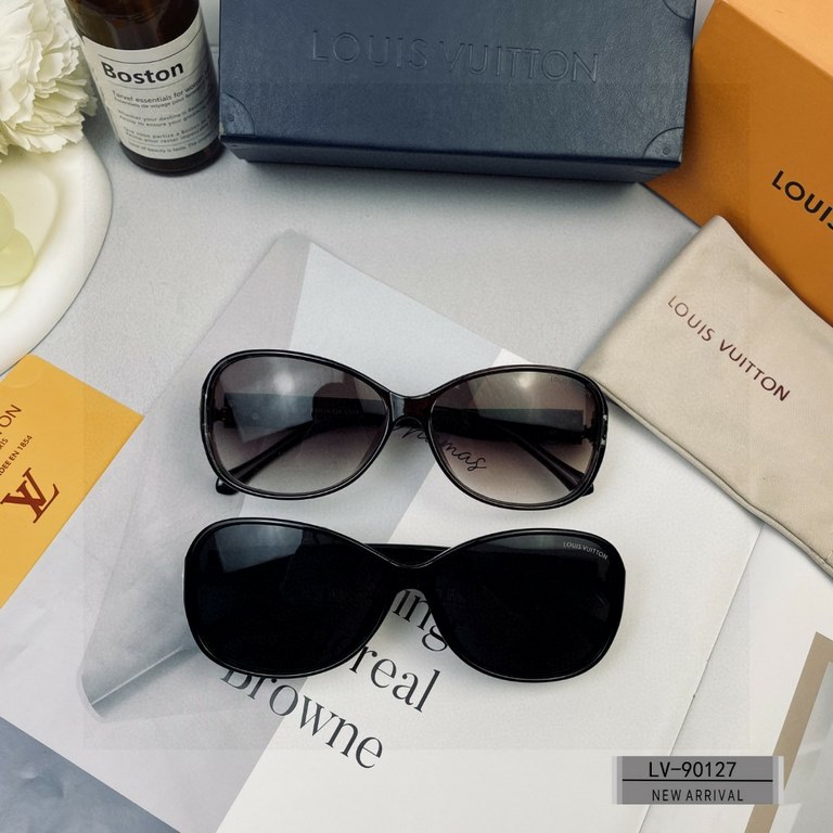 . [Louis Vuitton France-LV]. . [Polaroid Resin HD Lenses] . [PC frames are lightweight and comfortable to wear] . [size 61-17-142, ] . [   models of sunglasses to reduce the burden of glare, blocking harmful light radiat