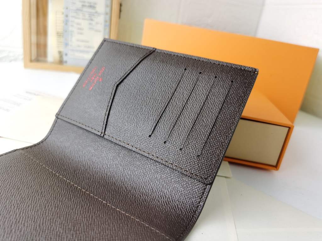 LV Louis Vuitton Wallet