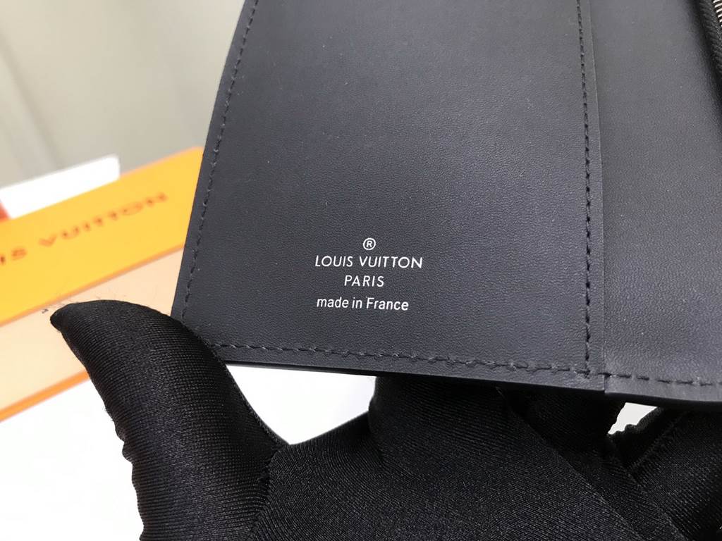 LV Louis Vuitton Wallet