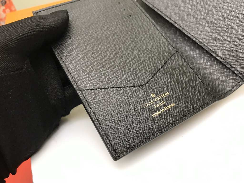 LV Louis Vuitton Wallet