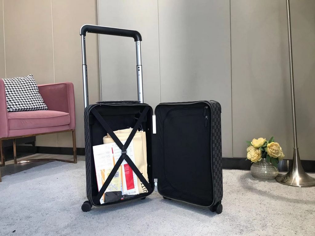 The new Horizon luggage revolutionizes Louis Vuitton's legendary heritage with a creative twist. The iconic Monogram canvas is embellished with travel appliqués that harken back to the brand's traditional luggage design.