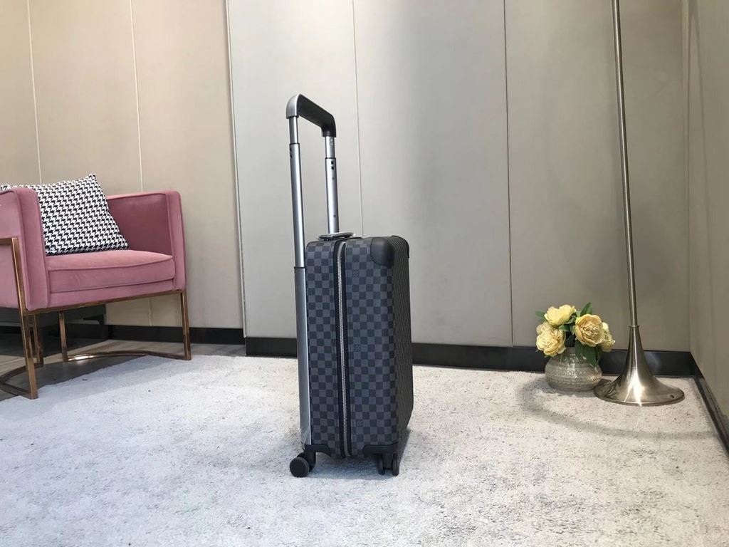 The new Horizon luggage revolutionizes Louis Vuitton's legendary heritage with a creative twist. The iconic Monogram canvas is embellished with travel appliqués that harken back to the brand's traditional luggage design.