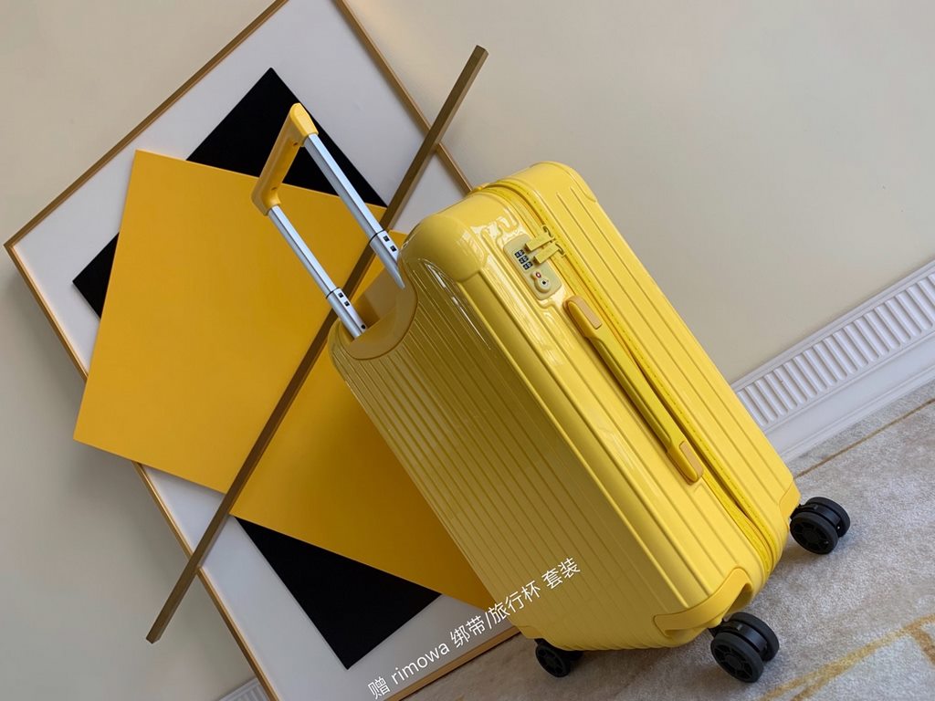 Rimowa Trolley caseluggageUltra-light pc zipper case, must get the same high value trolley case of YiYiChixi! Rimowa Essential new color collection! When you're young, you need to look good to travel!  Free Rimowa StrapM