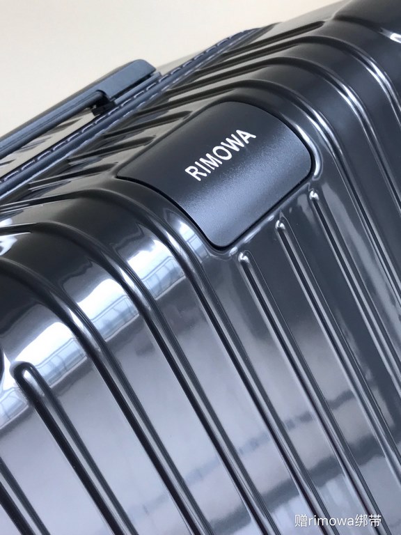 Rimowa Luggage  Luggage[PC zipper case] Must get the same high-color suitcase of Yi Yi Qianxi! New color series! Recently it is really a fire ah   meta full of Rimowa essential trunk plus series, the little name of the s