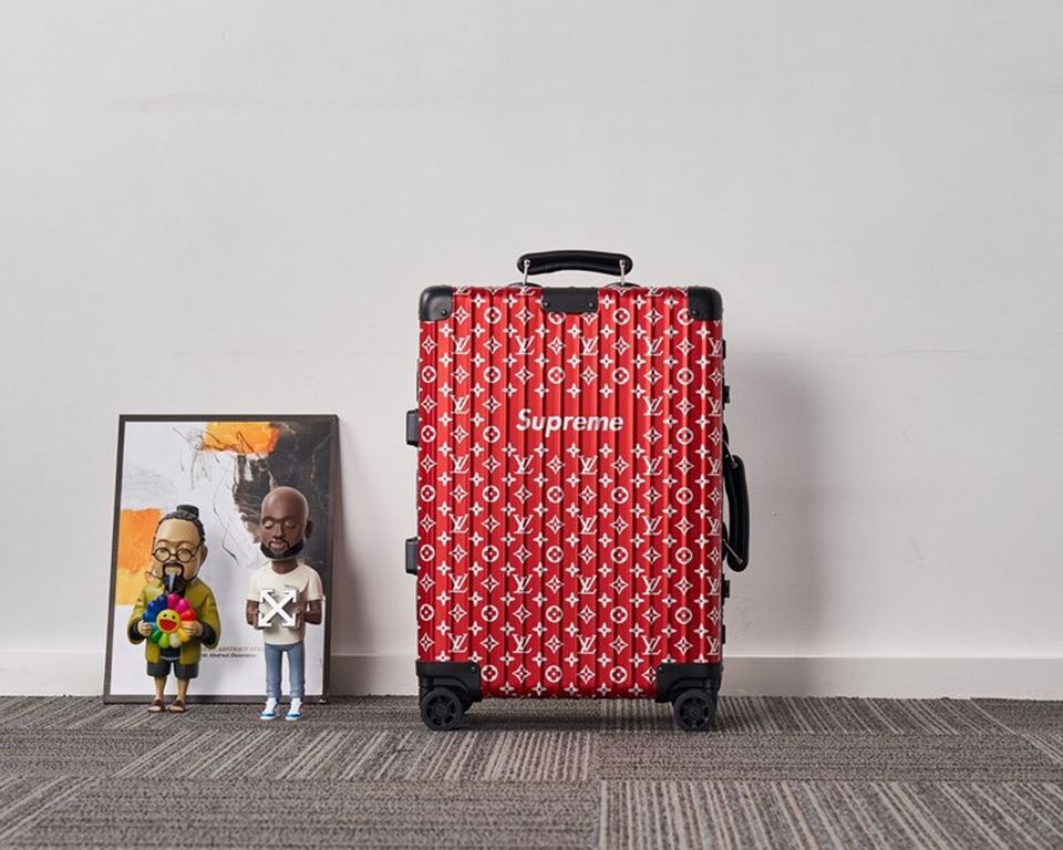 Actual video The strongest co-branding in history Exclusive Limited LV X Supreme X Rimowa, the strongest co-branding in history Exclusive Limited LV X Supreme X Rimowa Only for sale Counter size 2 inch 26 inch, aluminum 